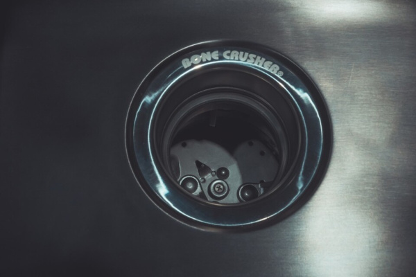 измельчитель пищевых отходов bonecrusher 910 as-slim line+установочный комплект