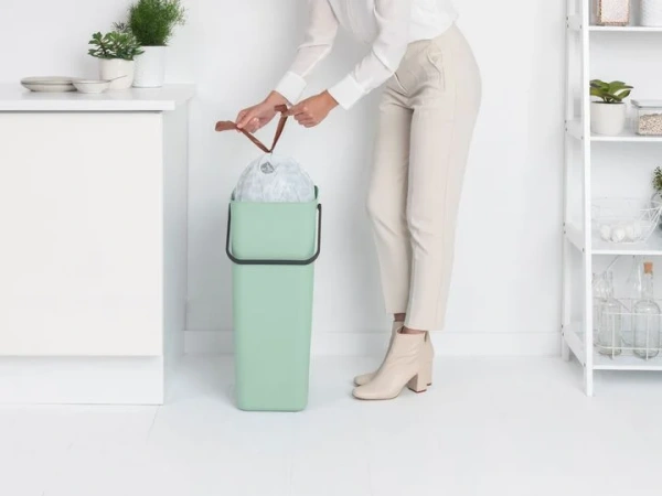 Мусорное ведро Brabantia Sort&Go 212826 40 л, мятно-голубое