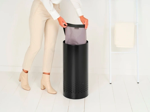Корзина для белья Brabantia 242342 матовая черная