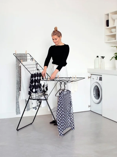 Сушилка для белья Brabantia HangOn 403408 черная матовая